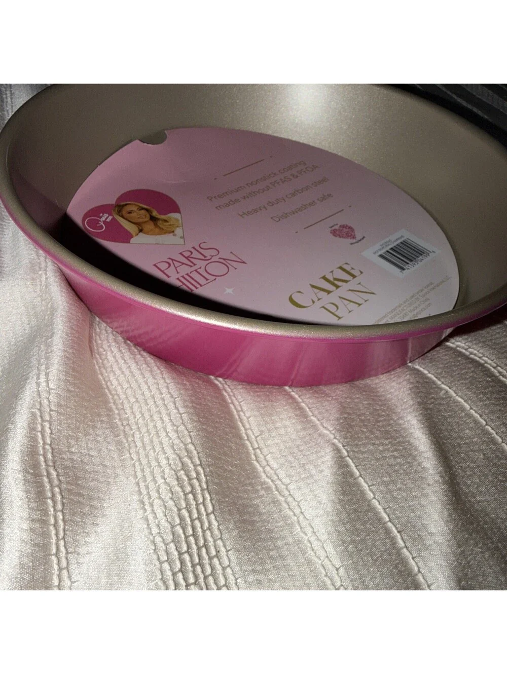 Paris Hilton hot pink Nonstick Bakeware 9inch Round Cake Pan Duty Carbon Steel